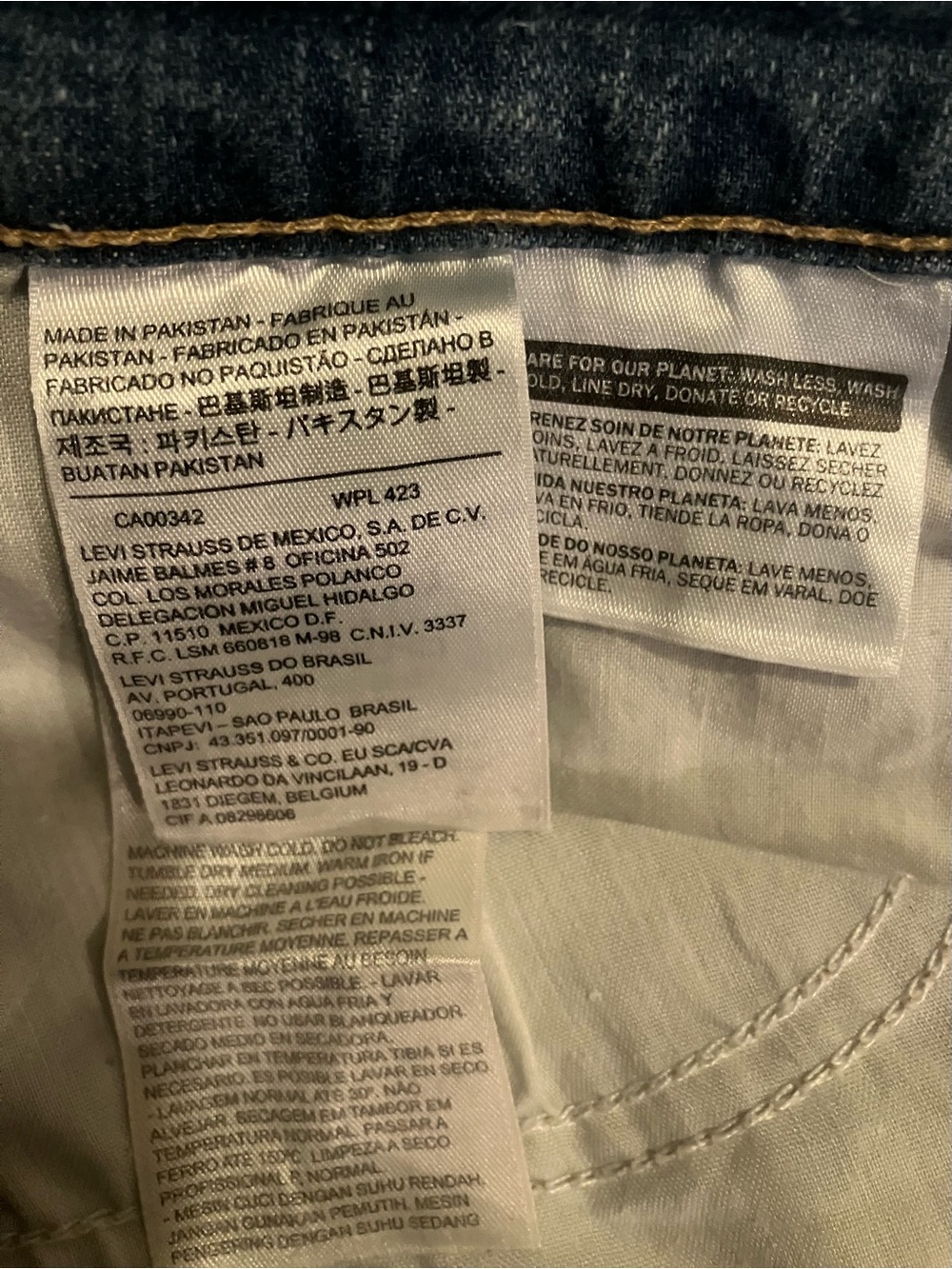 Levi's Women's Light Blue Denim Jean Capri Pants Size 10 - Picture 9 of 10
